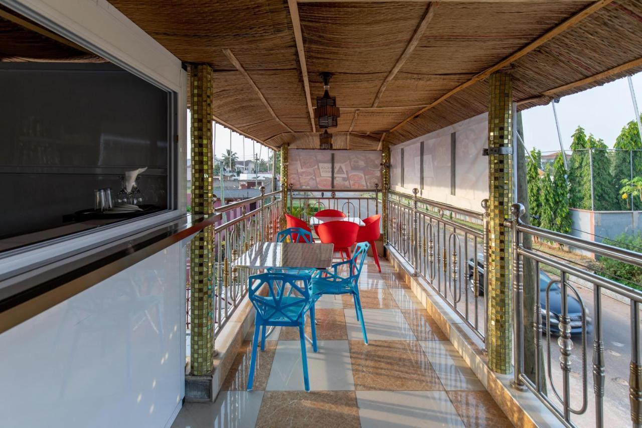 Ag Hotel And Suites Ogbodjo Dış mekan fotoğraf