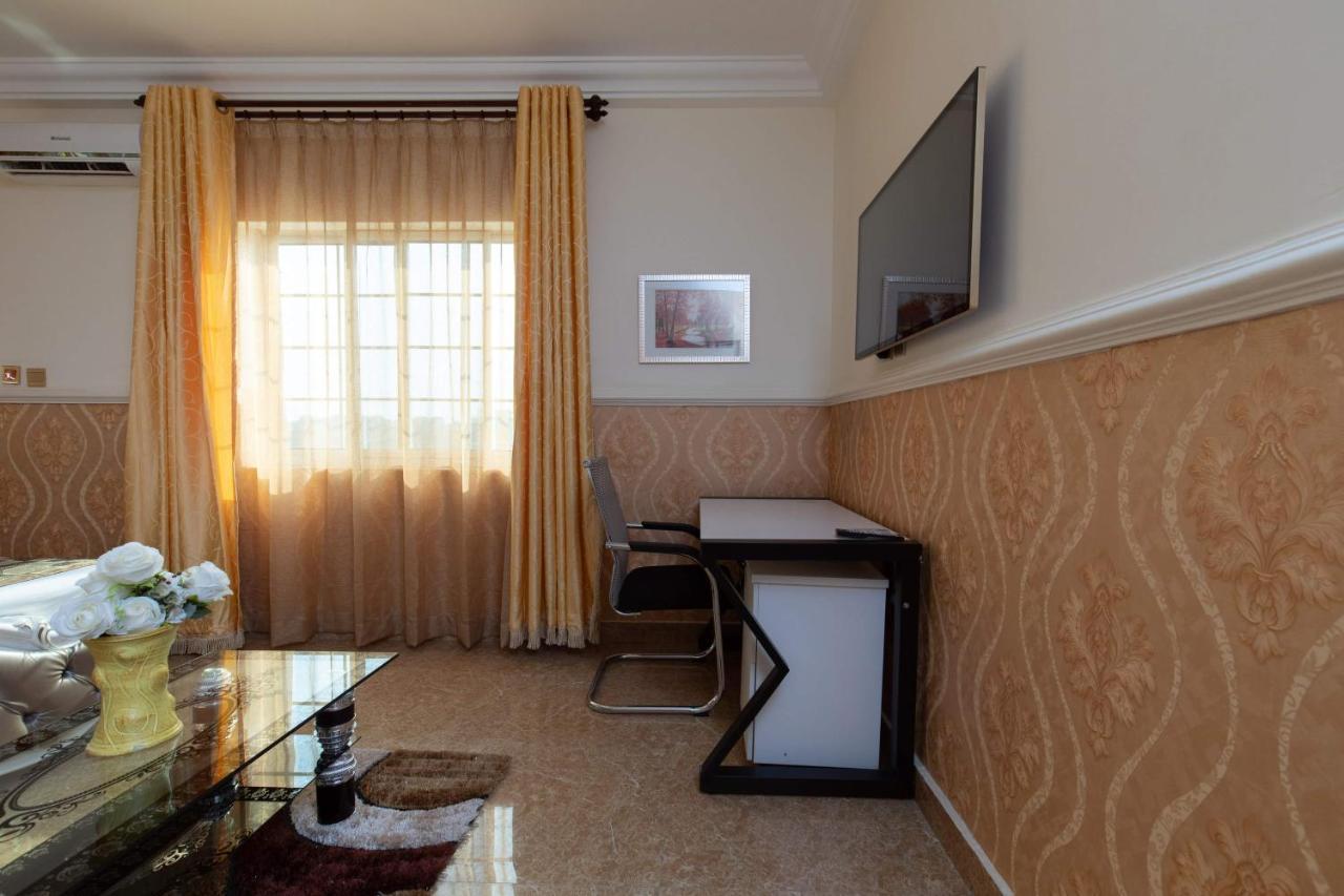 Ag Hotel And Suites Ogbodjo Dış mekan fotoğraf