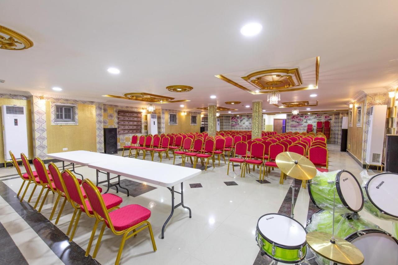 Ag Hotel And Suites Ogbodjo Dış mekan fotoğraf